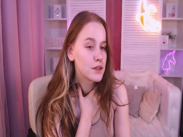 Live sex webcam photo for LynneDawson #259640096
