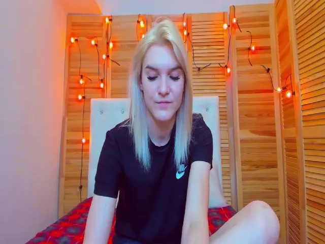 Live sex webcam photo for MarliTes #252989698