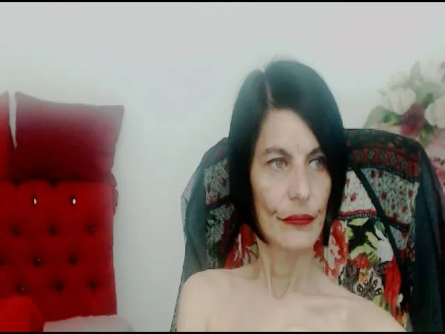 Live sex webcam photo for BestBangMilf #254383497