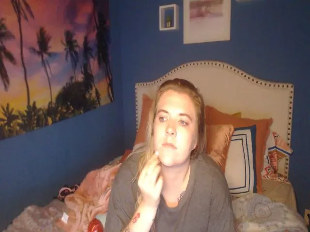 Live sex webcam photo for SnowWhiteXxxx #255568801