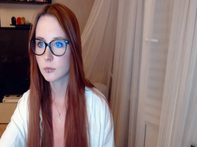 Live sex webcam photo for Klementina666 #254896476