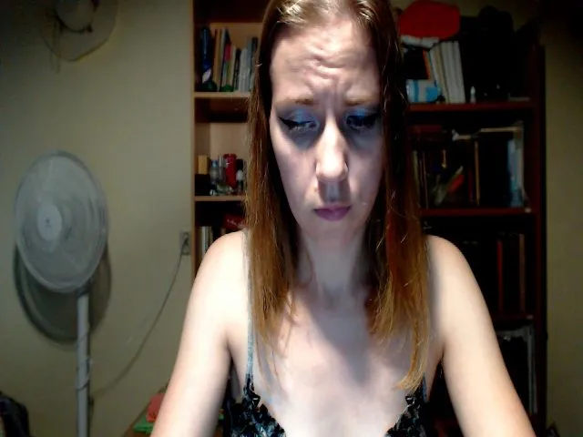 Live sex webcam photo for WinterGoddess #254954436