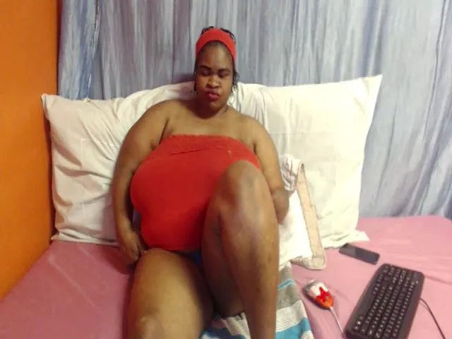 Live sex webcam photo for Sweetnozie #252574506
