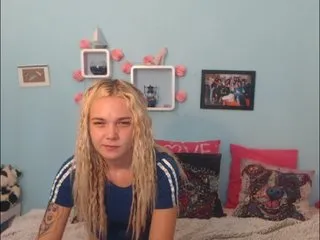 Live sex webcam photo for AnnaHappy18 #240487400