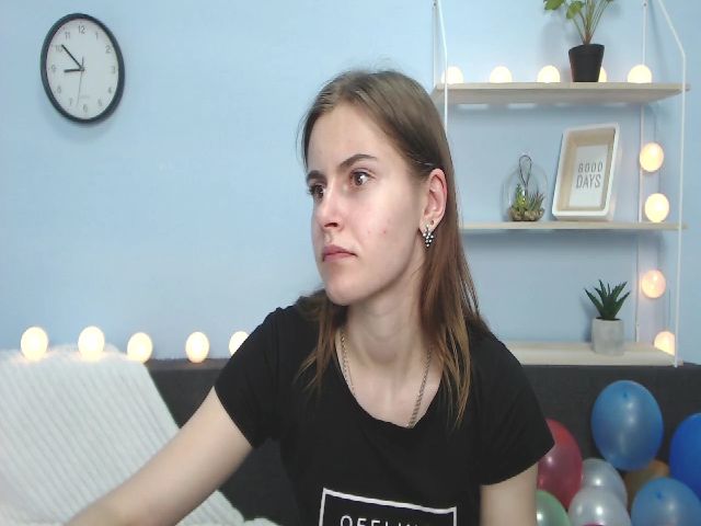 Live sex webcam photo for MollyTravis #252341165