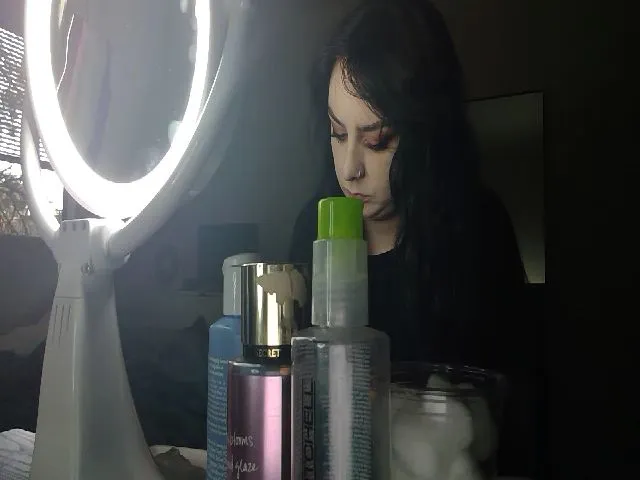 Live sex webcam photo for LilithLucid #264035330
