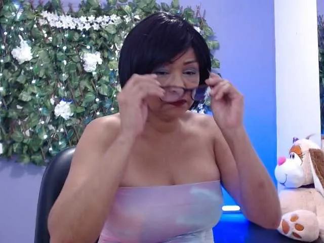 Live sex webcam photo for tifany-sweet1 #242348903
