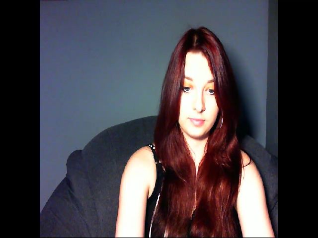 Live sex webcam photo for VirginLuna18 #253525402