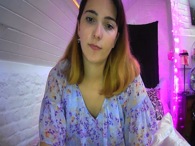 Live sex webcam photo for Avrilpurple #260083822