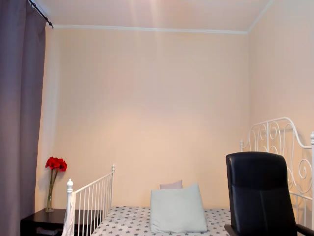 Live sex webcam photo for O1iv1a #255120906