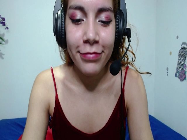 Live sex webcam photo for Vaiolet1314 #262488686