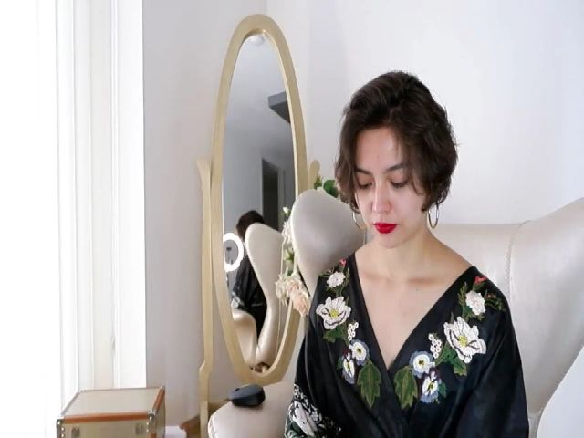 Live sex webcam photo for Anne_boleyn_ #263284112