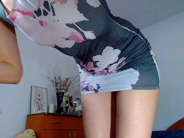 Live sex webcam photo for SexyAylin4u #261338422