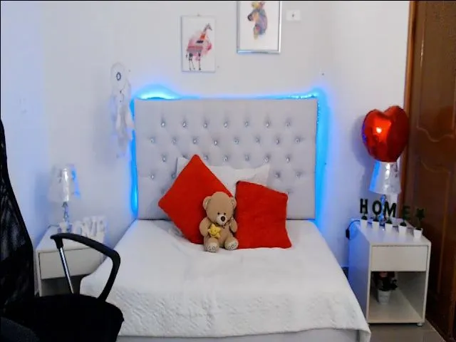 Live sex webcam photo for Antonella_lpz #256461399