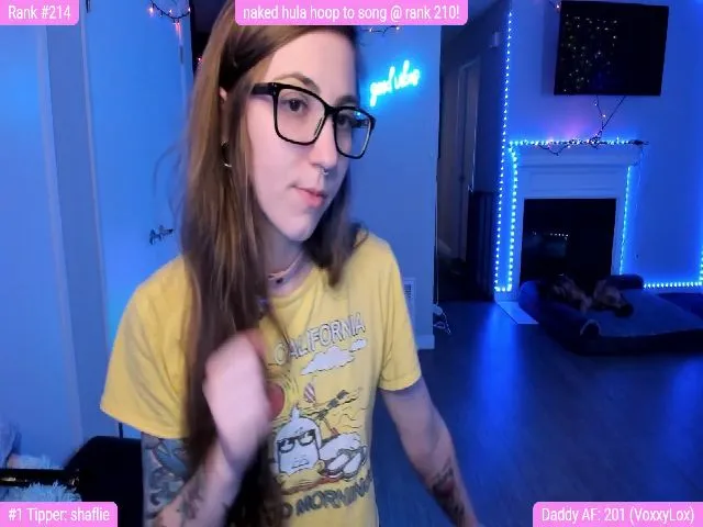 Live sex webcam photo for TheSharkQueen #259869986