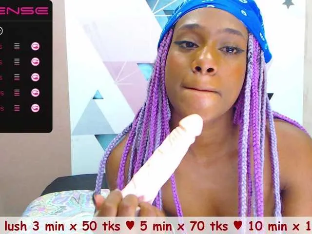 Live sex webcam photo for LilaFacchini #260817451