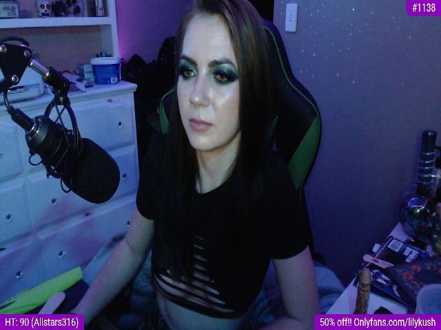 Live sex webcam photo for LilyKush #254008533