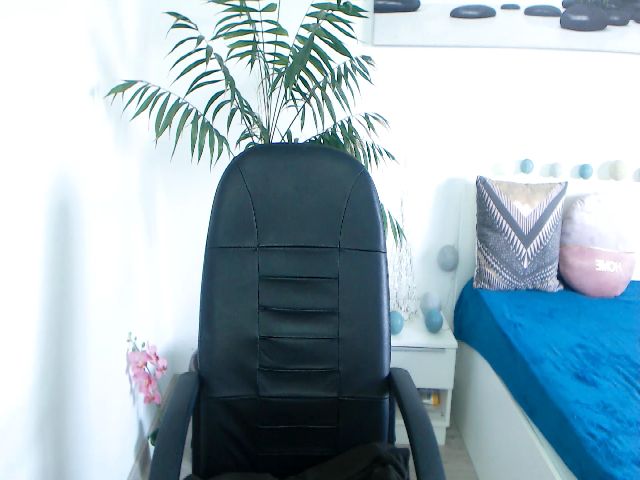 Live sex webcam photo for Mayareies #256937356