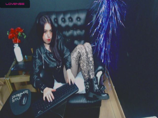 Live sex webcam photo for samantasmithh #265351059