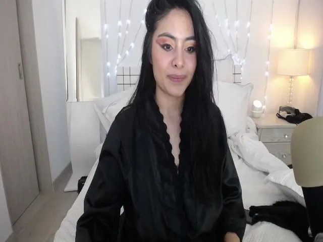 Live sex webcam photo for Marianviolet #262978318