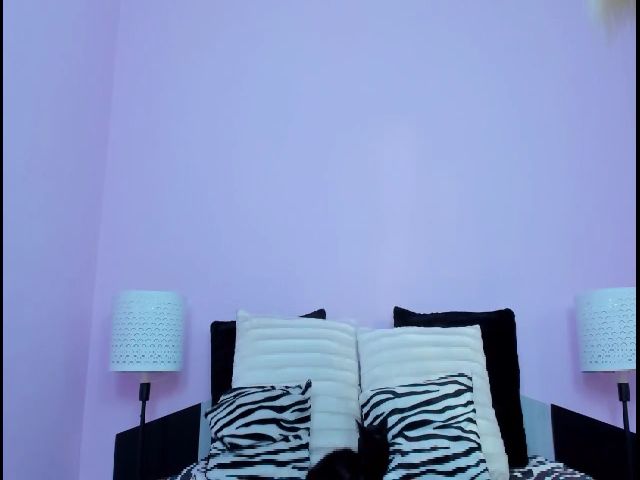 Live sex webcam photo for JuliaHayes90 #262669794