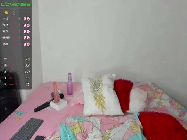 Live sex webcam photo for Rubi_26_ #258000659