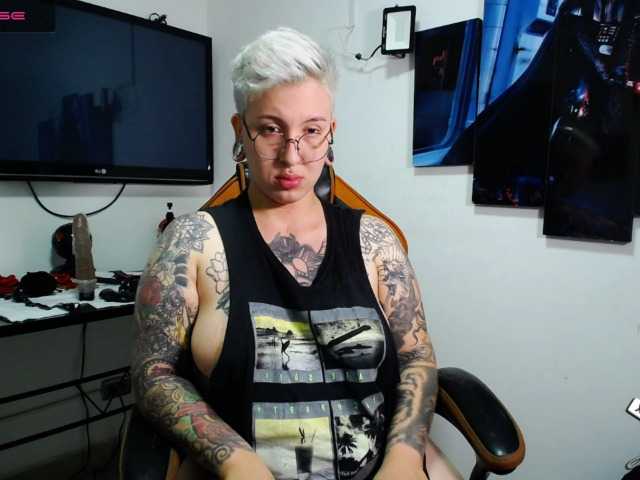 Live sex webcam photo for amy-ink #241064361