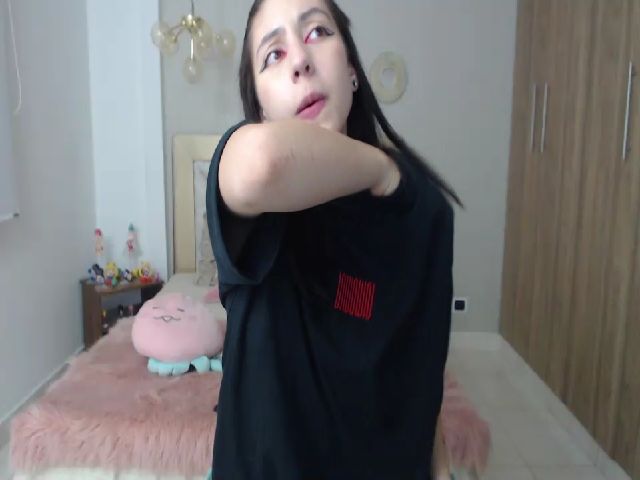 Live sex webcam photo for Emily_evans18 #254336552