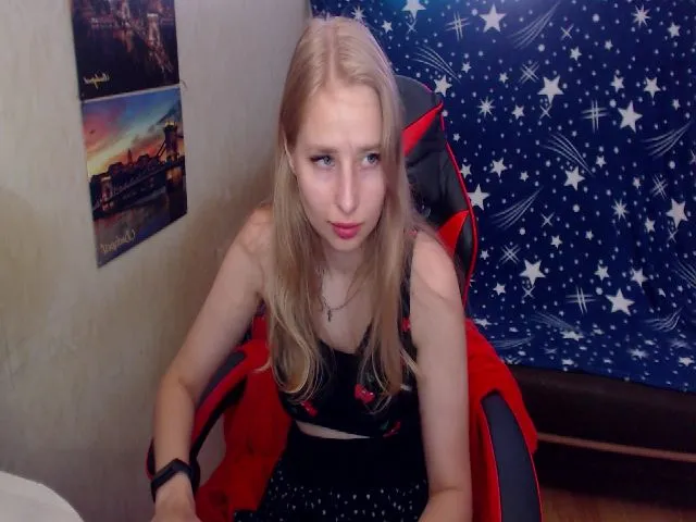 Live sex webcam photo for JessyGinger #258572520