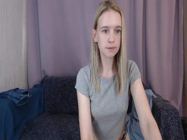Live sex webcam photo for HotSwJenna #262921459