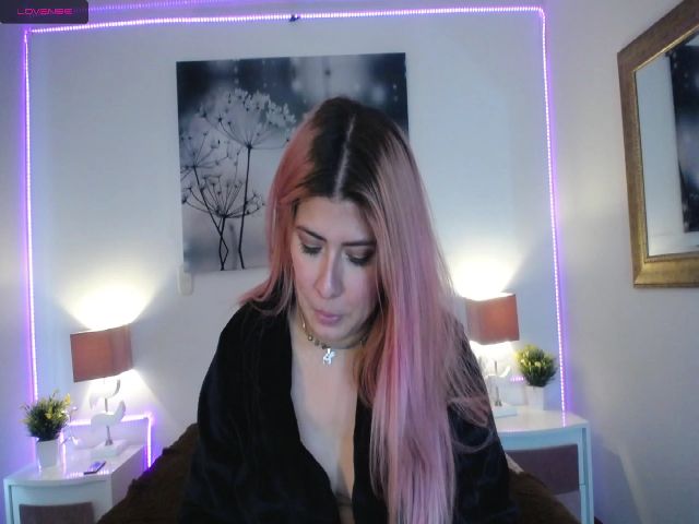 Live sex webcam photo for NicolSaenz #256018634