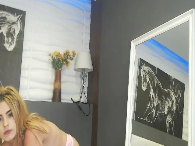 Live sex webcam photo for SophiaSecret #252593202