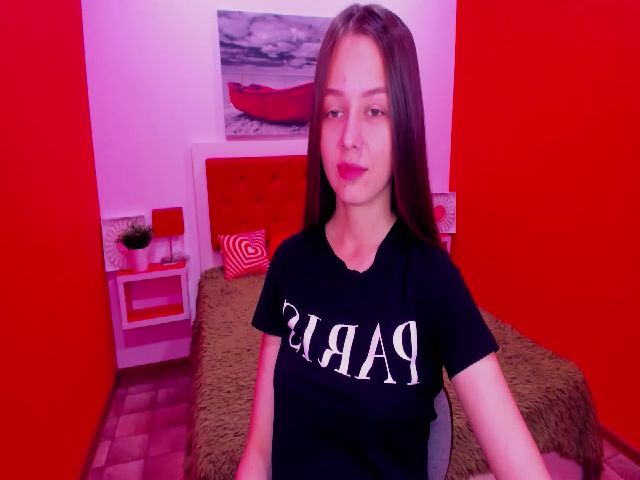 Live sex webcam photo for LianaWild #257972251