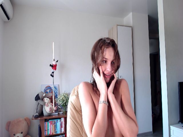 Live sex webcam photo for HoneyIAmHome #255853666
