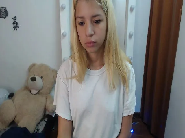 Live sex webcam photo for Candycarolin #252685469