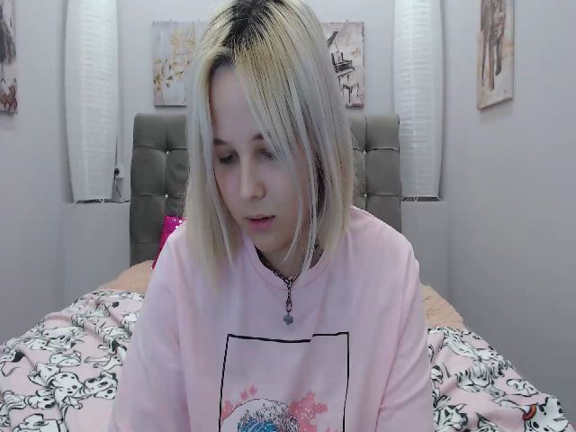 Live sex webcam photo for Helokit #254104054