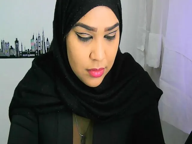 Live sex webcam photo for Shalyn_ #258903846