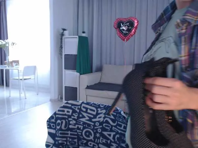 Live sex webcam photo for BugaGirls #241423890