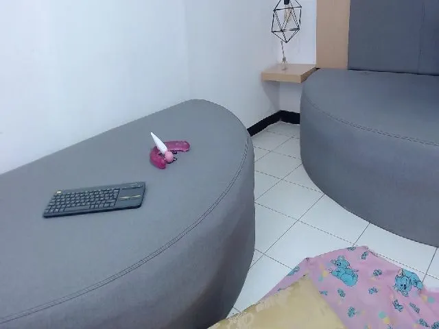 Live sex webcam photo for ev_angel07 #252534767