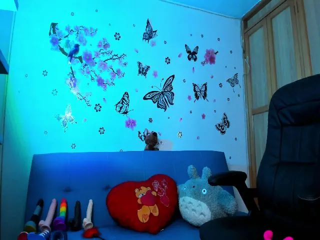 Live sex webcam photo for Conydecker #263920792