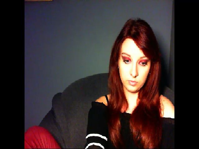 Live sex webcam photo for VirginLuna18 #255668317