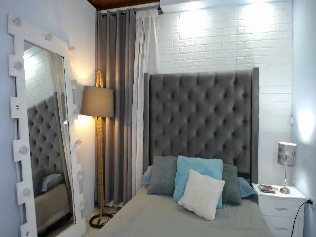 Live sex webcam photo for Paolu #252436208