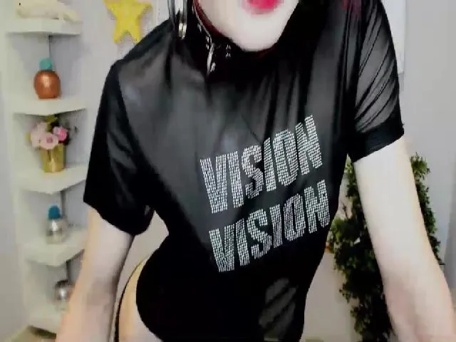 Live sex webcam photo for RubyBlaze #253685701