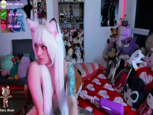 Live sex webcam photo for Sara_Skys #257448981