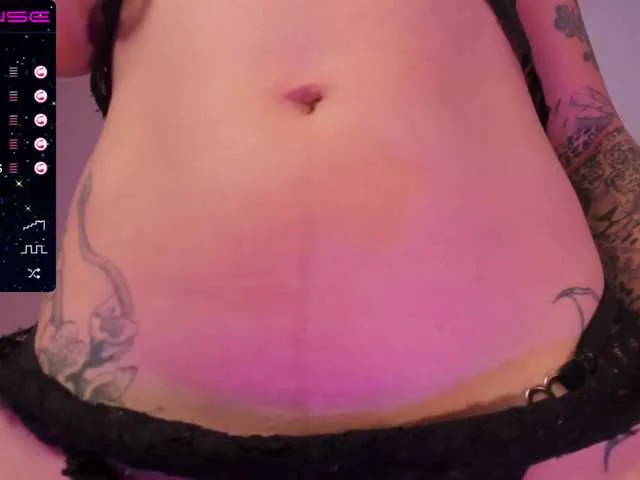Live sex webcam photo for ErikaBenz #253249453