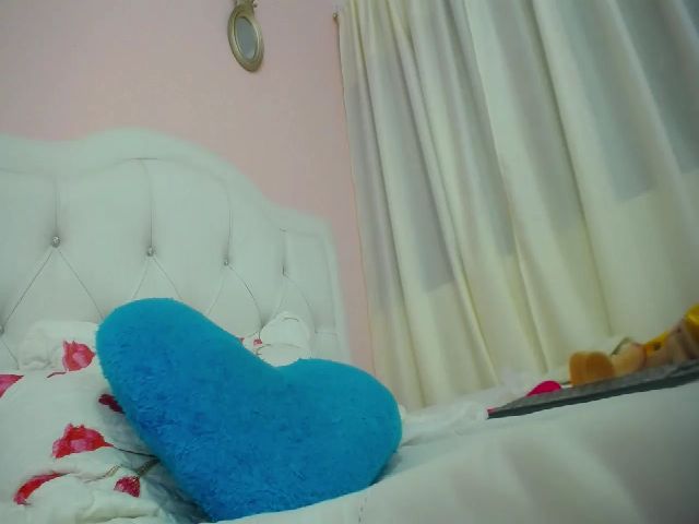 Live sex webcam photo for Petite_camila #287864512