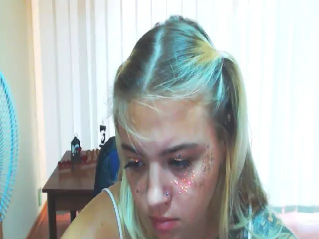 Live sex webcam photo for KalipsoHun #261996744