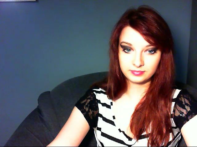 Live sex webcam photo for VirginLuna18 #256001569