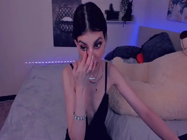 Live sex webcam photo for AnabelAris #254757931