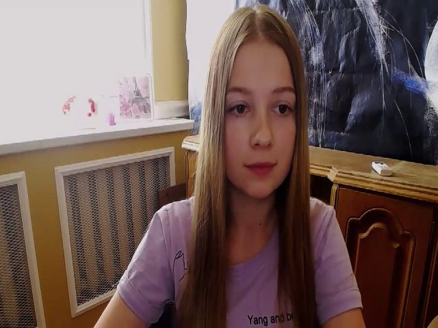 Live sex webcam photo for EmiStern #265475511